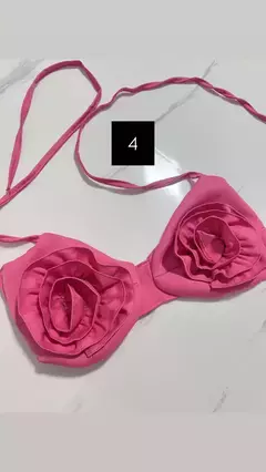 Croppped Flor No Peito - comprar online