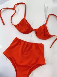 Biquine Moça na internet