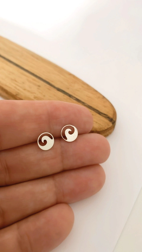 Brinco onda redonda - comprar online