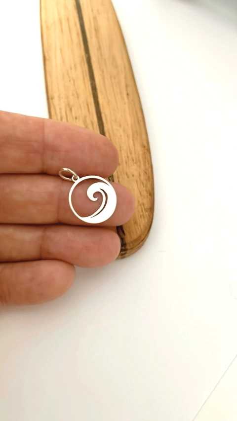 Pingente onda caminho do surf - comprar online