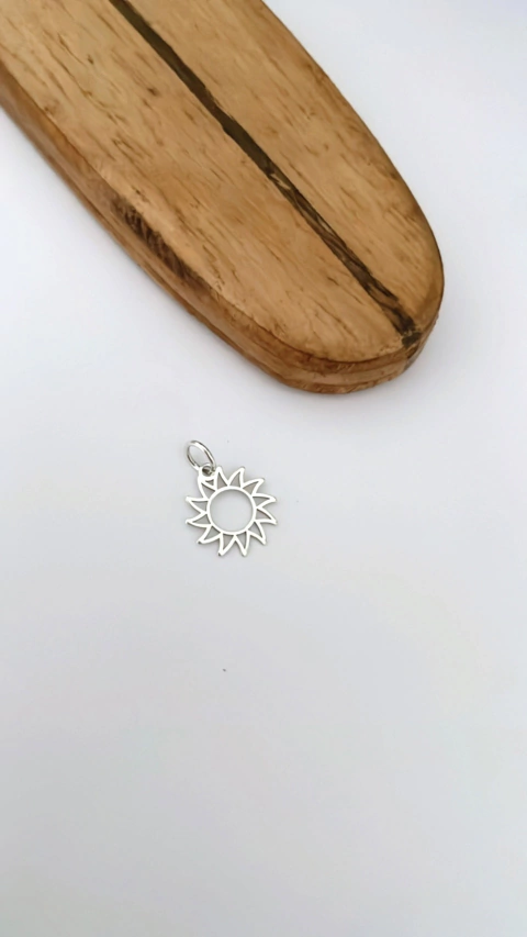 Pingente sol vazado P - comprar online