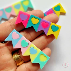 Aplique Bandeirinha Coração Acrílico (2 unidades) - comprar online