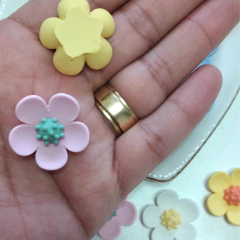 Aplique Flor de Resina Miolo Pistilo (2 unidades) - comprar online