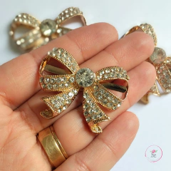 Pingente Laço com Strass 32x42mm (1 unidade) na internet