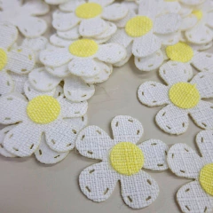 Aplique Flor Plana Linho - 2,5cm (5 unidades) na internet