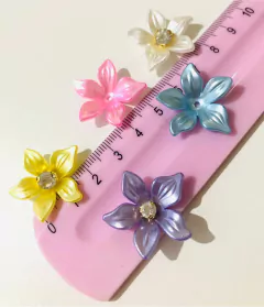Florzinha de Acrílico 2,5 cm, Ref.39 (20 unidades) - comprar online