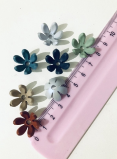 Florzinha de ACRILICO 2 cm Ref.255 (10 unidades) - comprar online