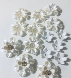 Florzinha de Acrílico Ref.38 (20 unidades -10 de cada modelo)