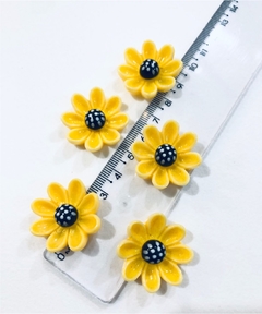 Florzinha Resina Girassol Ref.39 (5 Unidades) - comprar online
