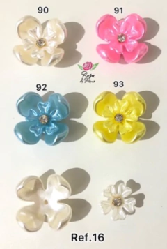 Florzinha de ACRILICO Ref.16 (20 Unidades, sendo 10 DE CADA Modelo)