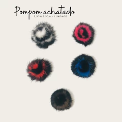 Pompom achatado mesclado 3cm e 3,5 cm (1 unidade)