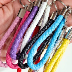 Chaveiro em Couro (6 unidades) - 16 cm - Cores Aleatórias - loja online