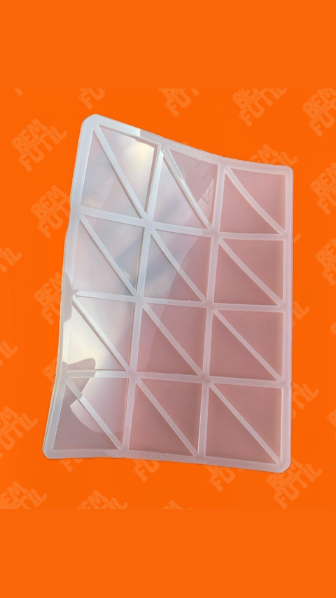 Molde Platina Triângulos 4,5cm com 24 cavidades - comprar online