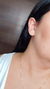 Brinco de Flor Vazada com Zircônias Banhado a Ouro 18k na internet