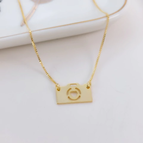 Colar câmera fotográfica banhado a ouro 18k - comprar online