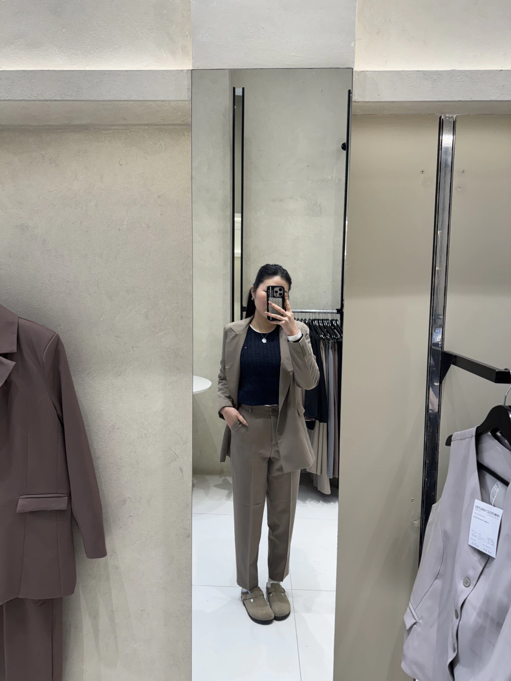 FW25 Pantalón The Classic Slacks Beige (AW25CO39-A)