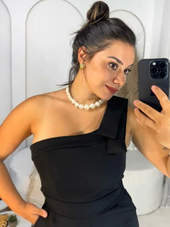 Macacão Alfaiataria Ombro Só Laila na internet