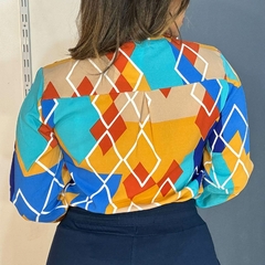 Camisa Estampada Assimétrica na internet