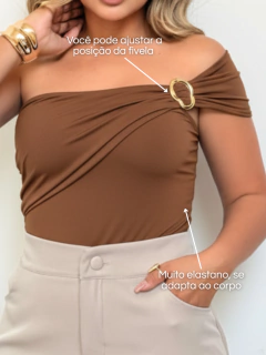 Body Ombro Só Manga Nula Com Fivela Orgânica Dourada Marrom - comprar online