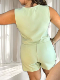 Conjunto de Shorts e Colete Flora - comprar online