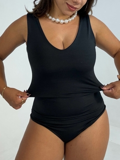 Body Decote V Belle na internet