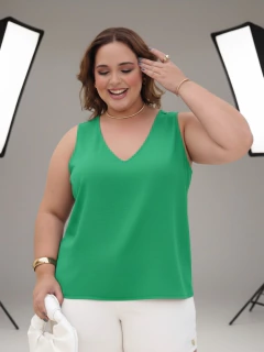 Regata Básica Plus Size Verde