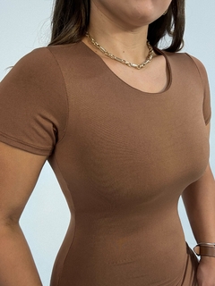 Body Decote Redondo Helô Marrom - comprar online