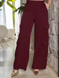Calça Pantalona Alfaiataria Cargo Vinho