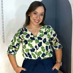 Camisa Estampada Folhas na internet