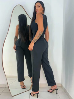 Macacão Alfaiataria Transpassado Margo - comprar online