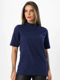 T-Shirt Básica Gola Alta Azul na internet
