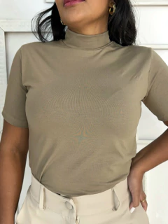 Blusa de Gola Leonor Caqui na internet
