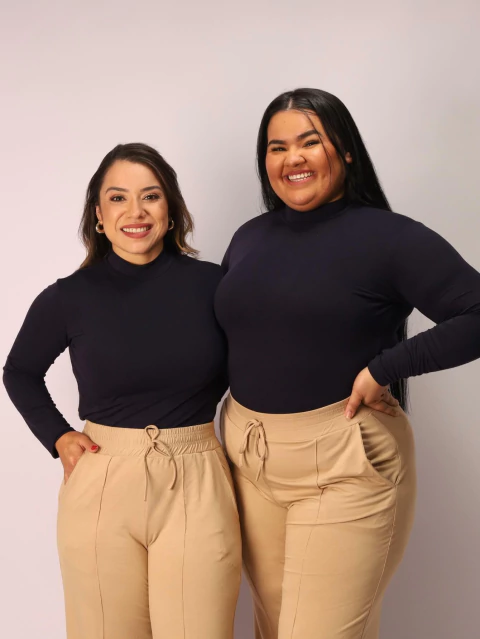 Blusa Manga Longa Gola Alta Leonor Preto