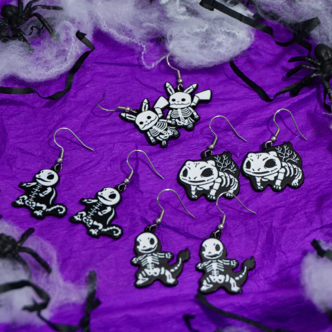 Brinco pokémon esqueleto | Coleção Halloween - comprar online