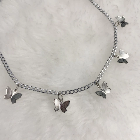 gargantilha borboletas