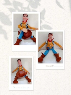 PELUCHE 30 CM APROX WOODY TOY STORY CON CABEZA DE GOMA