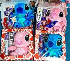 ARREGLO PELUCHE STITCH + GOLOSINAS