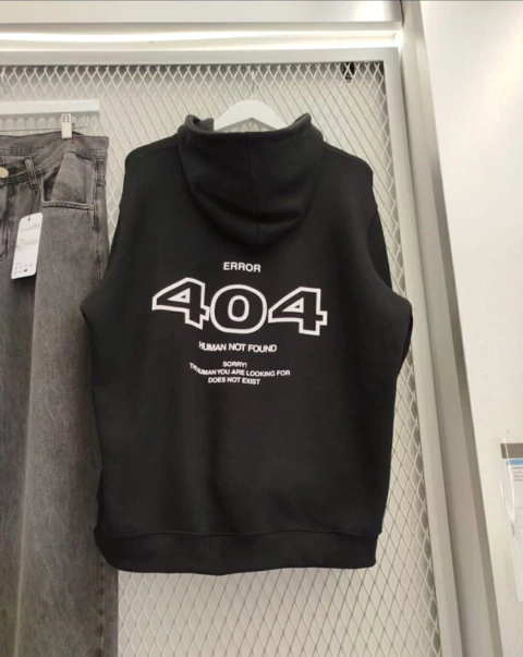 BUZO ERROR 404 DOBLE ESTAMPA CON CAPUCHA Y BOLSILLO (BZ01486)