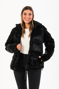 CAMPERA PUFFER BRILLOSA CON CAPUCHA (CP00446) - tienda online