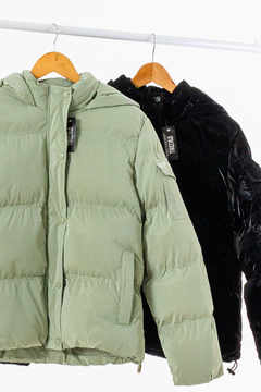 CAMPERA PUFFER BRILLOSA CON CAPUCHA (CP00446) - SpaceBallArg