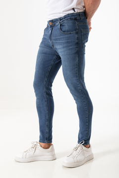 PANTALON JEAN CHUPIN CELESTE LOCALIZADO (PA00812)