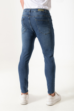 PANTALON JEAN CHUPIN CELESTE LOCALIZADO (PA00812) - comprar online