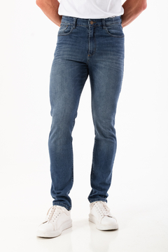 PANTALON JEAN RECTO MATIZADO CON BIGOTES (PA00939)