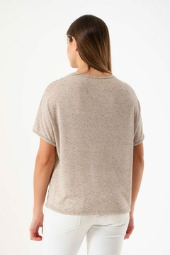 REMERA GASPEADA LINEN CON TAJOS LOOSE FIT (R05246)