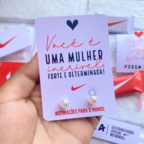 25 BRINCOS PEROLA | COM LOGOTIPO