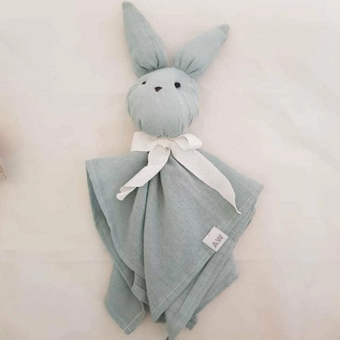 Conejo de Apego con Sonajero Mediano Celeste 823