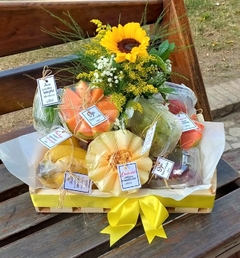 Cesta de Frutas e Flores