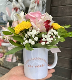 Caneca da mulher com flores - comprar online