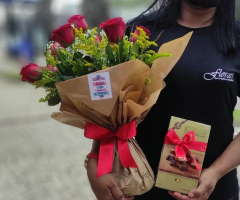 Combo Doce Amor 01: Ramalhete +chocolates - Florart Floricultura 