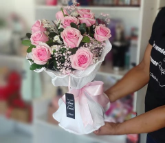 Ramalhete com 08 rosas